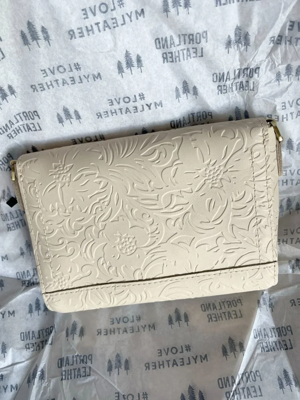 Portland Leather metro crossbody in floral Jasmine NWT - Picture 2 of 7